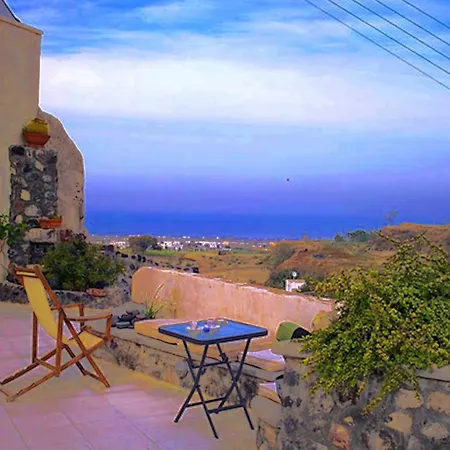 Real Santorini, Cave House Far From The Crowds