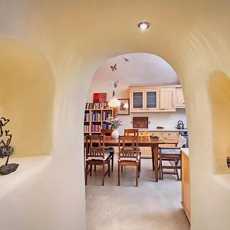 Real Santorini, Cave House Far From The Crowds