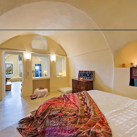 Real Santorini, Cave House Far From The Crowds ثيرا